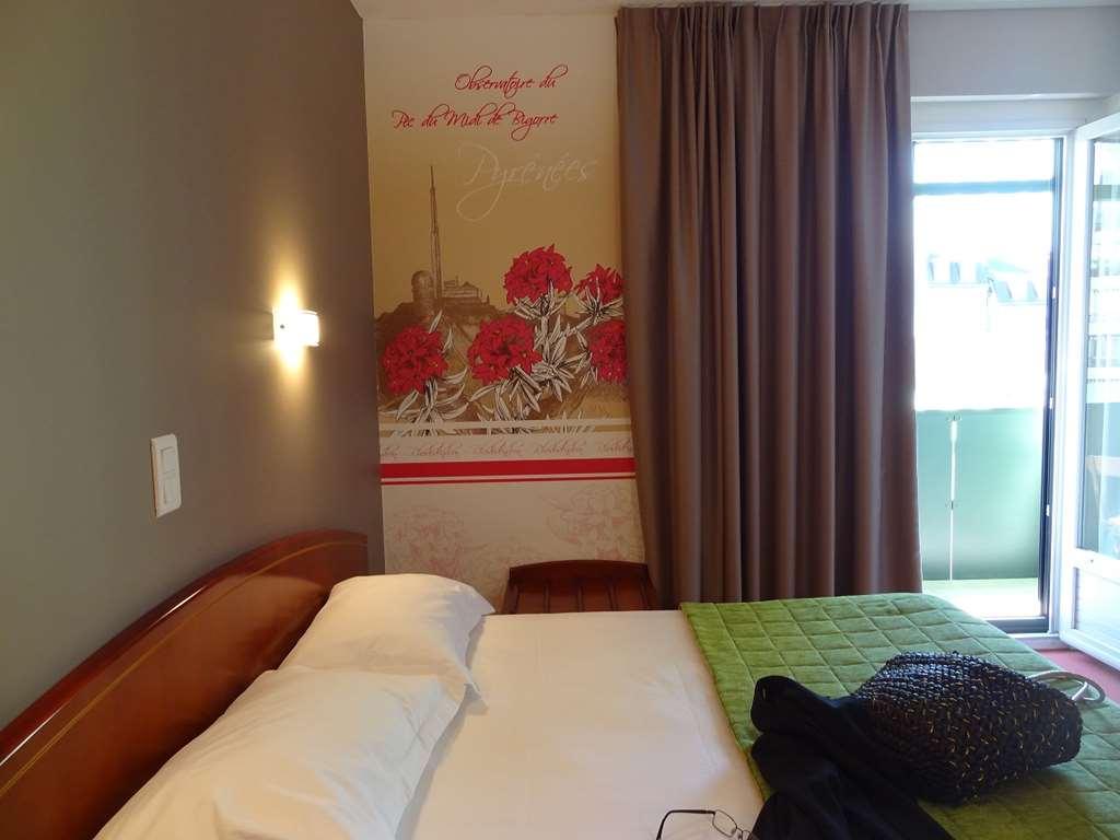 Cit'Hotel De La Marne Tarbes Rom bilde