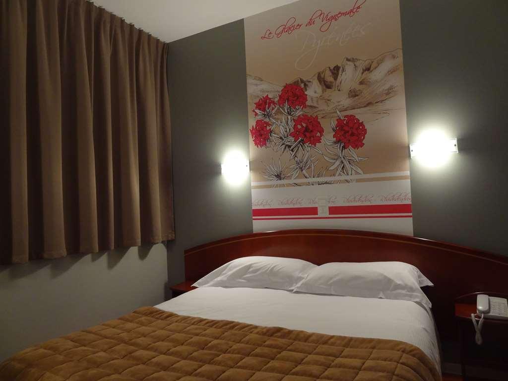 Cit'Hotel De La Marne Tarbes Rom bilde