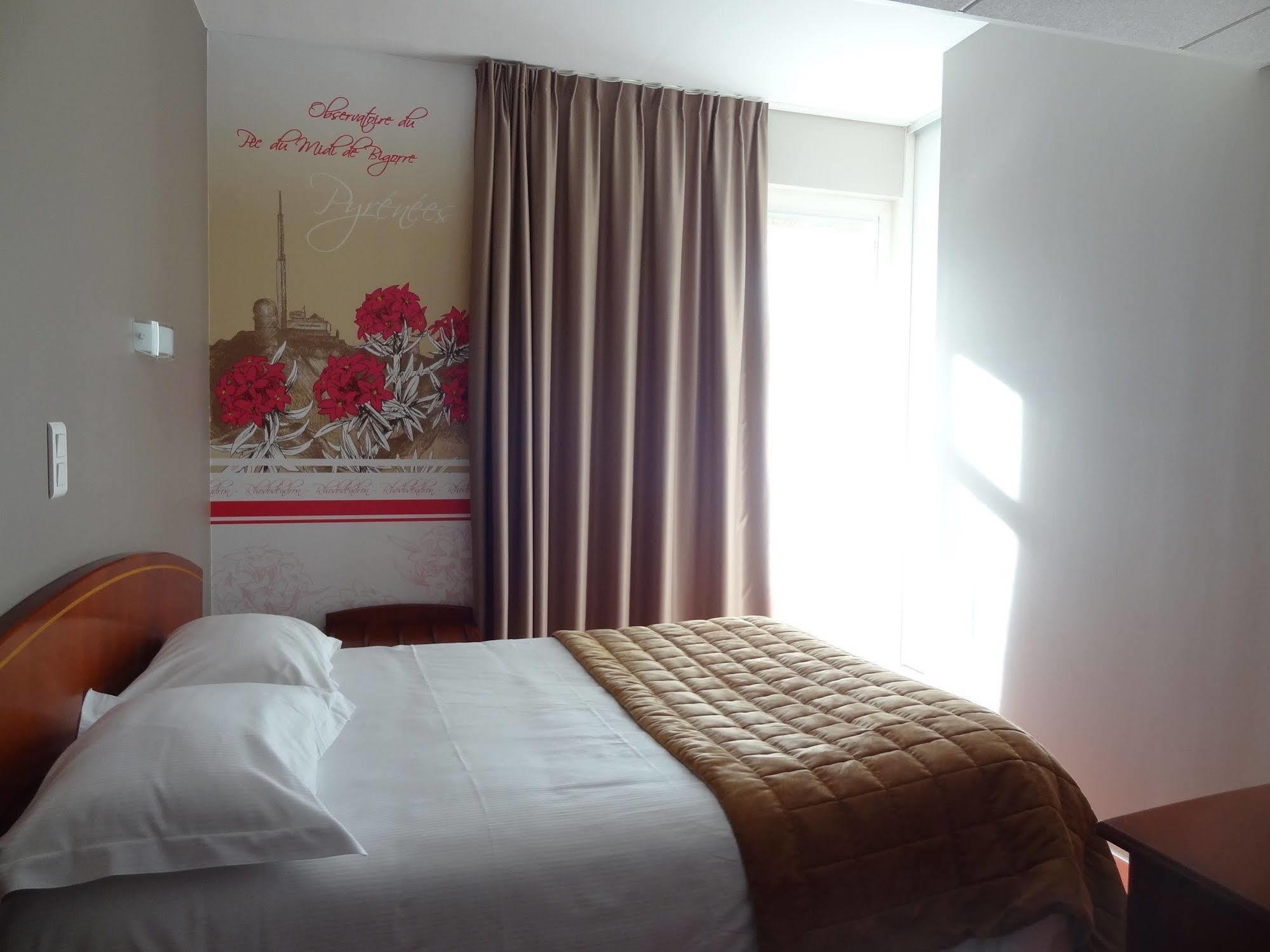 Cit'Hotel De La Marne Tarbes Eksteriør bilde