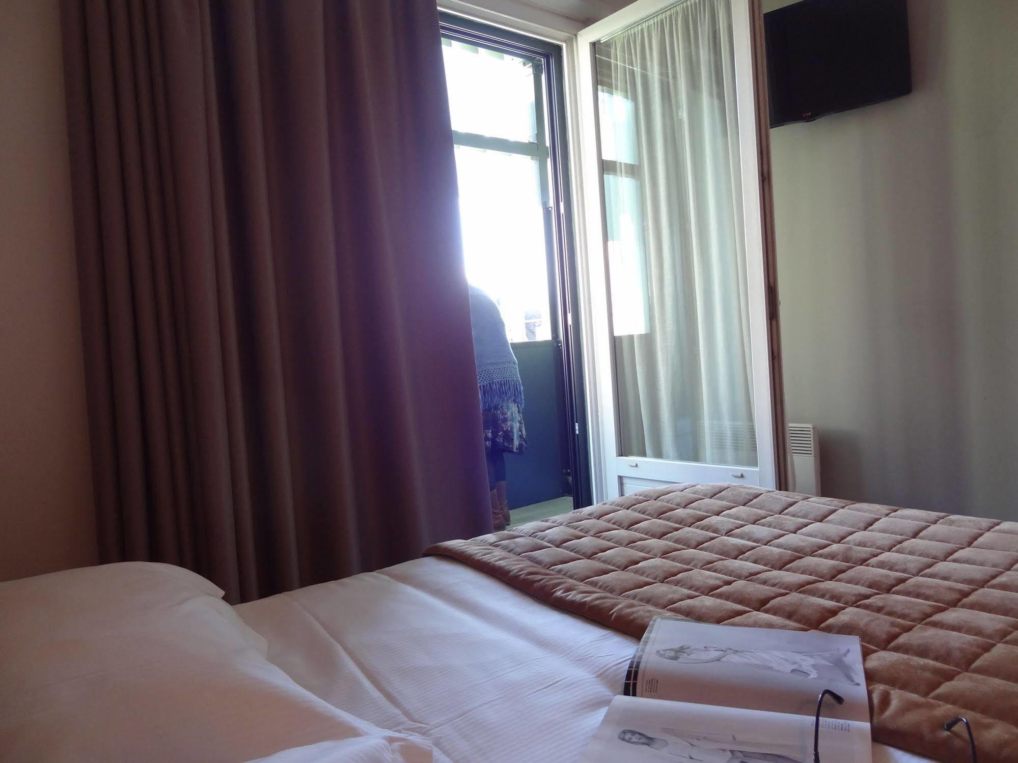 Cit'Hotel De La Marne Tarbes Eksteriør bilde